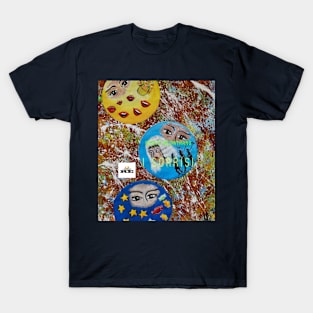 Baci, labbra, pianeti, colori, dove s'incontrano i sorrisi, Augusto Re T-Shirt